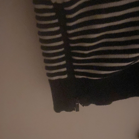 Lacoste navy and white sweater 100% cotton - Picture 4 of 5